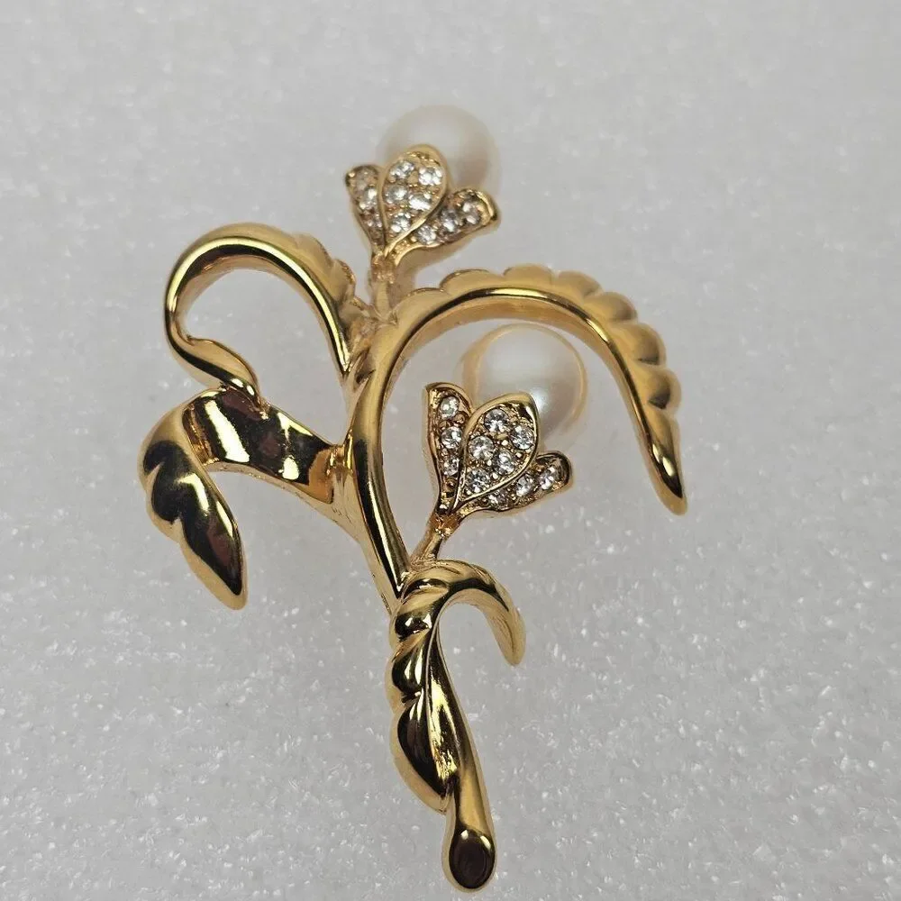 Vtg Monet Gold Tone Faux Pearl Crystal Rhinestone Brooch Flower Floral Statement